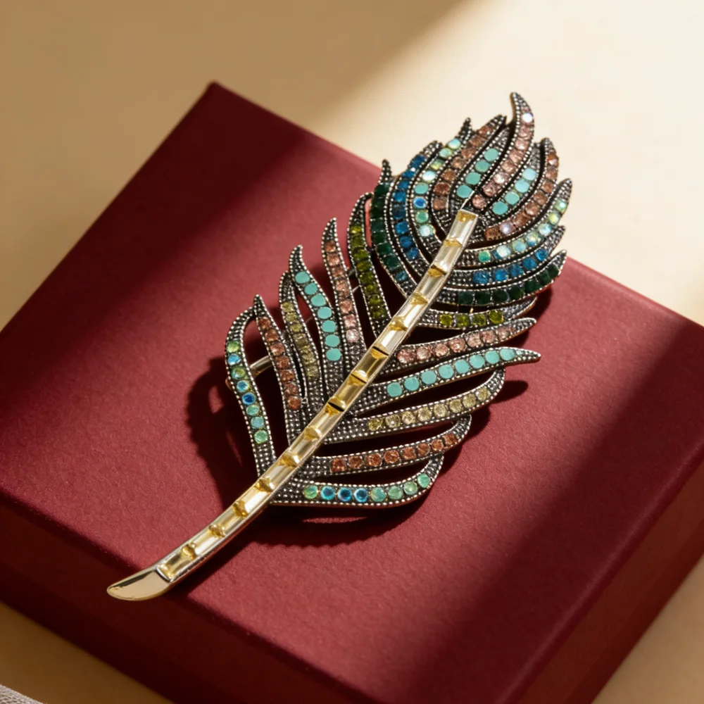 CINDY XIANG Rhinestone Large Feather Brooches For Women Vintage Fashion Elegant Dignified Pin Coat Jewelry High Quality