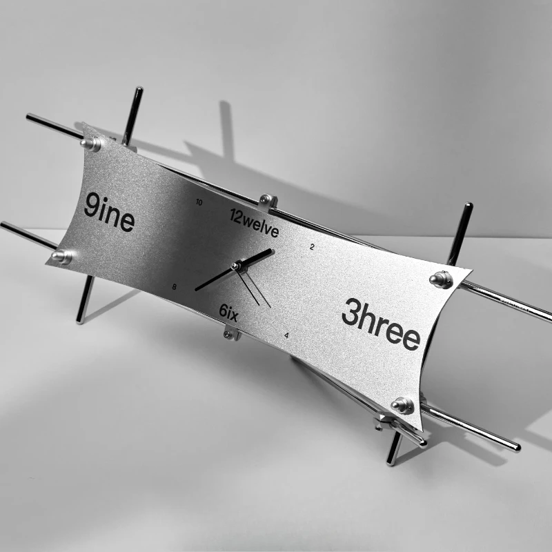 

Optical axis clock Metal kite clock Modern industrial medieval decorative ornament