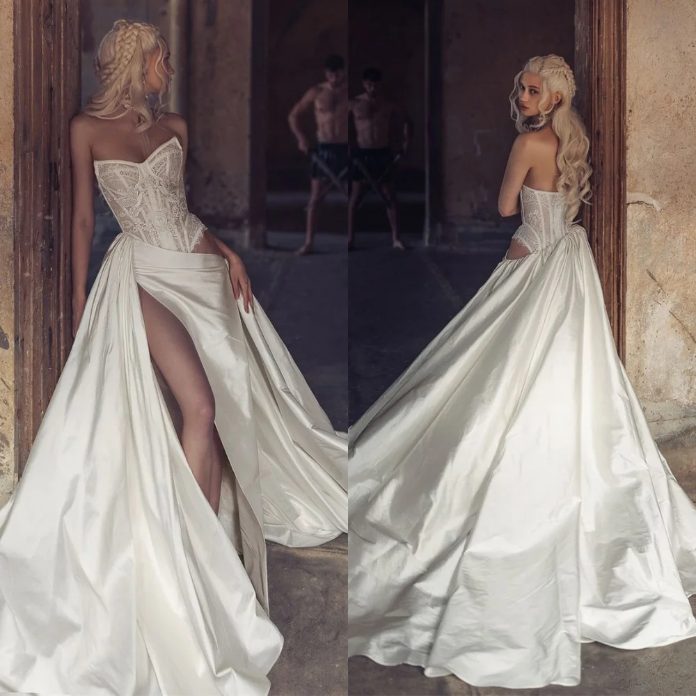 

Customized Temperament White Satin Wedding Dress High Quality Strapless Sleeveless Bridal Gowns Chapel Train Zipper Back Dress