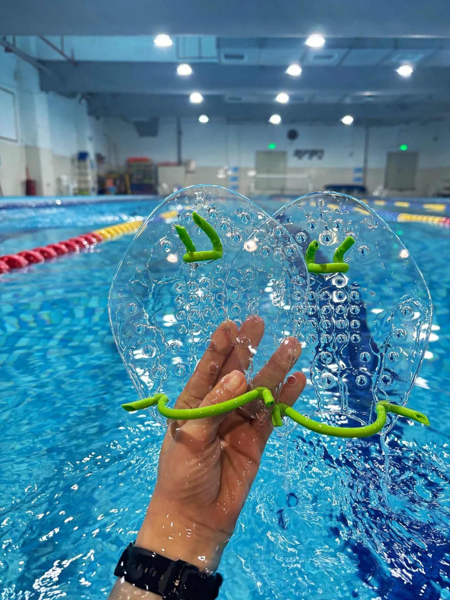 equipamento-de-treinamento-de-natacao-com-palmares-aquaticos-para-adultos-e-criancas-para-estilos-livre-borboleta-e-peito