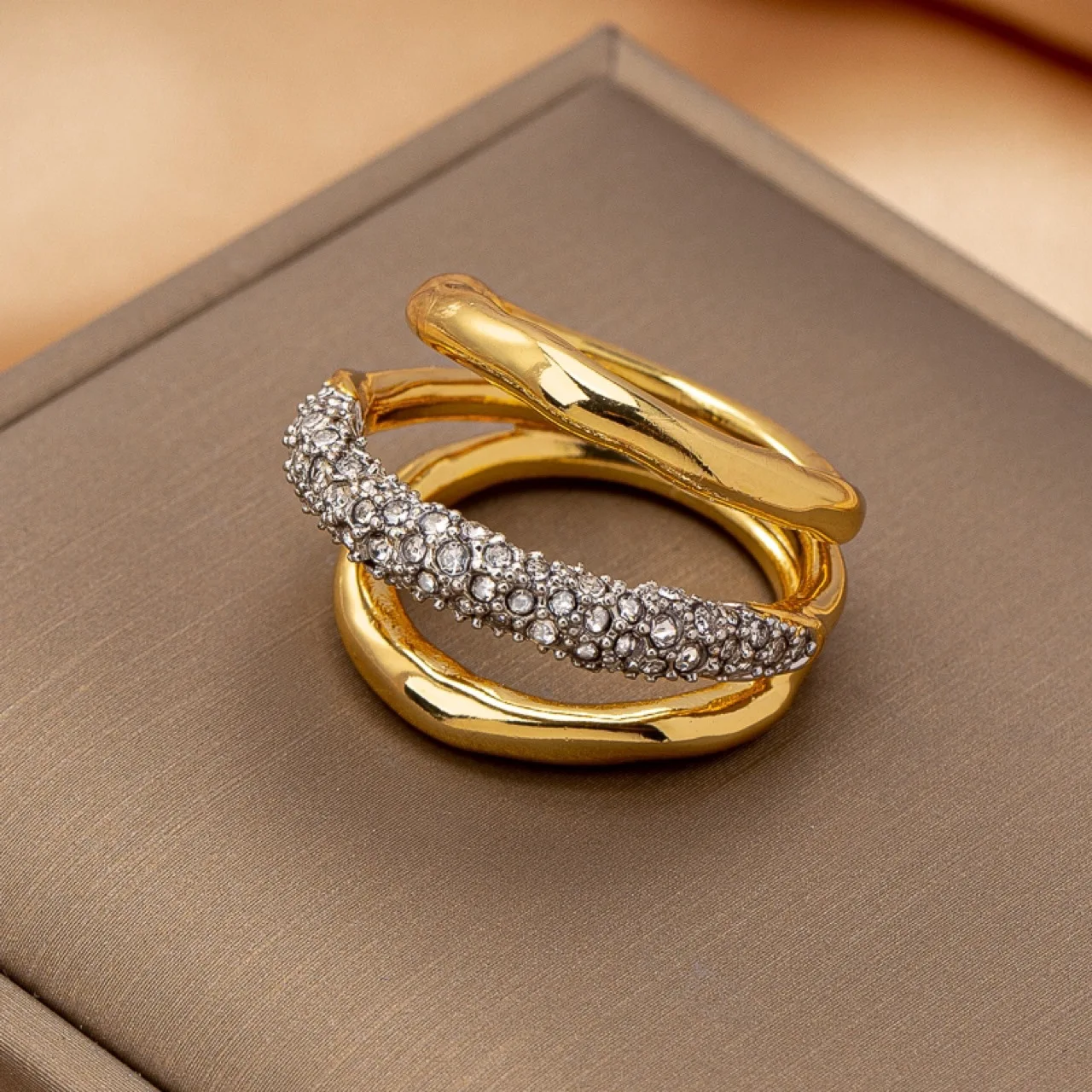 

Fashion Trend Copper Gold-plated Irregular Glossy Two-Color Full Diamond Ring