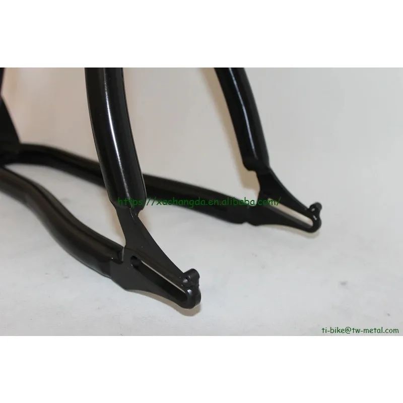 Pinion Gear Bike Frame With Sliding Dropouts And Black Color
