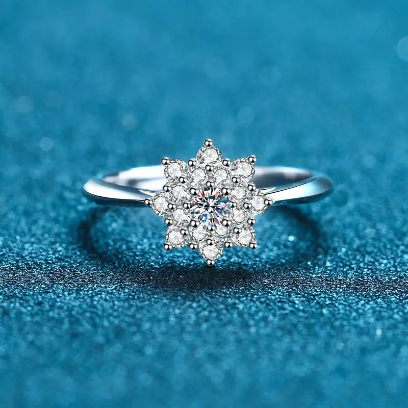 

Luxury White Gold 18K Jewelry Moissanite Diamond 50 Points Rings for Women Full of Inlaid Crushed Stone Pt950 Platinum Wedding
