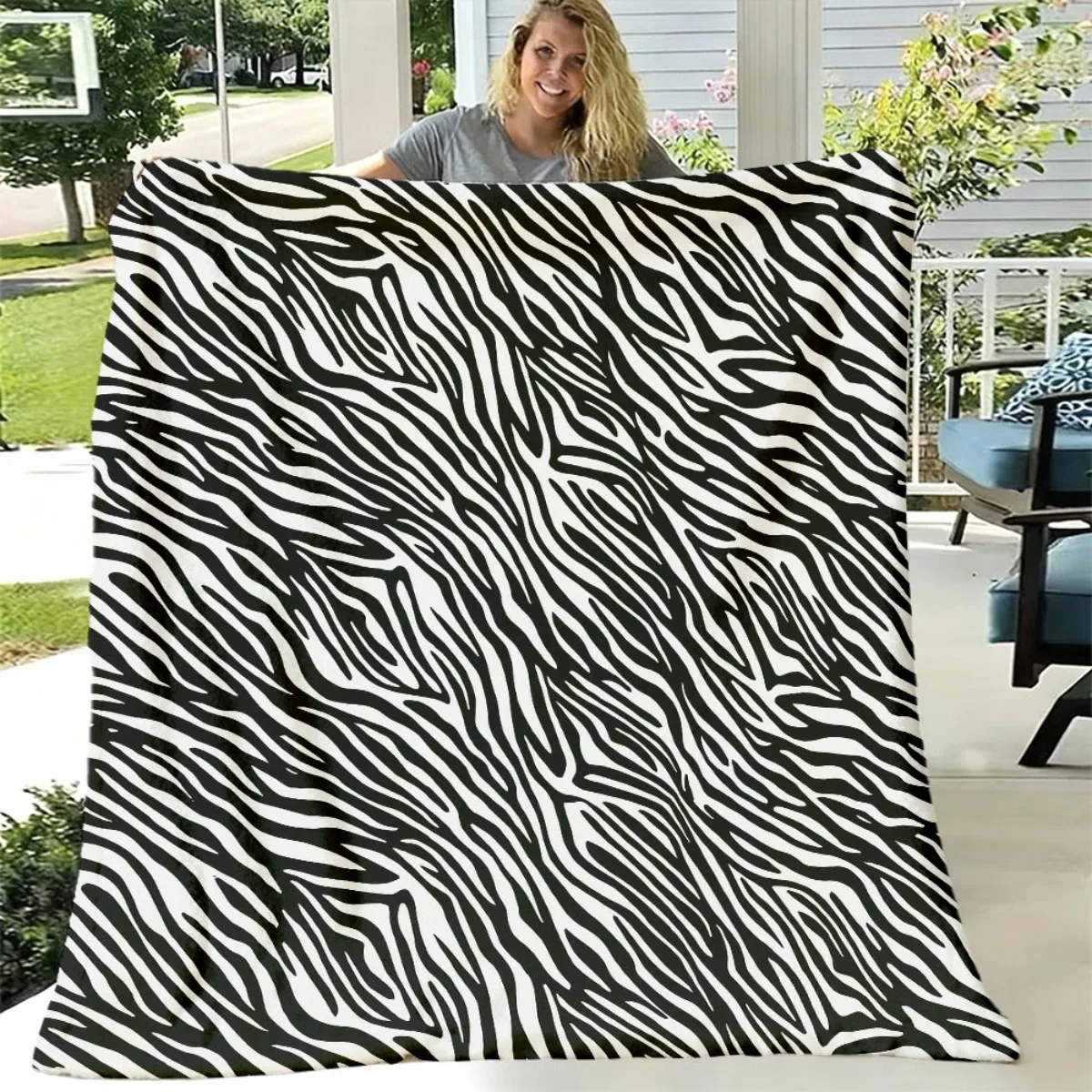 Zebra Stripe Throw Blanket Cute Black White Safari Pattern Cozy Bed Blankets Luxury Decor for Sofa Couch Bed Living Room Travel