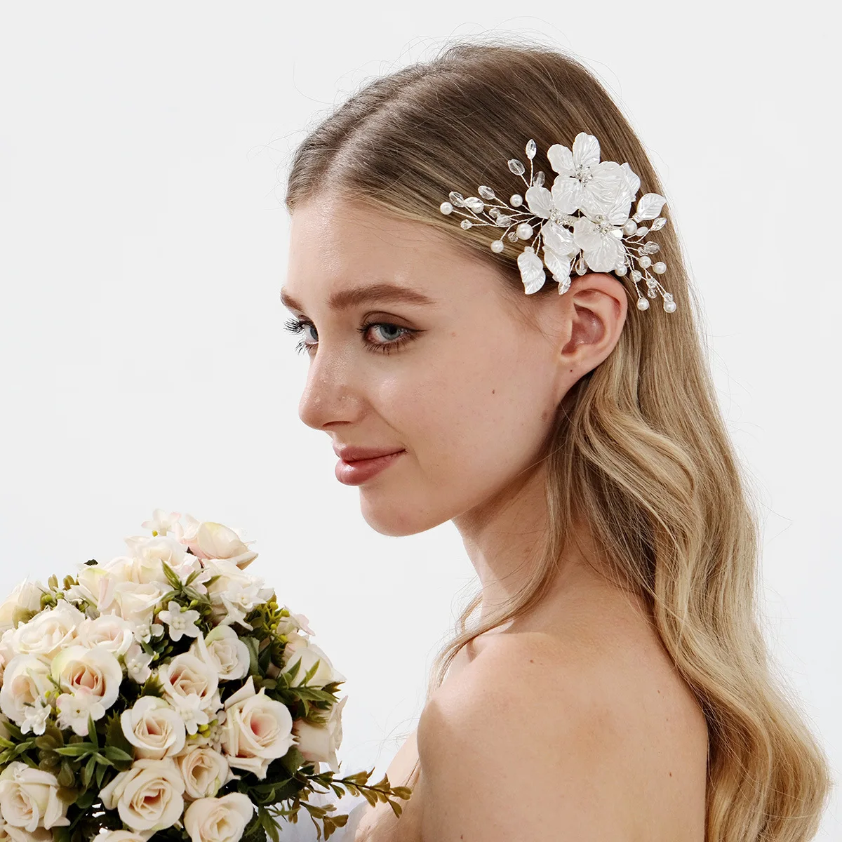 الأوروبية والأمريكية الزفاف أغطية الرأس الزفاف سوبر الجنية الأبيض شل زهرة دبوس الشعر اليدوية كريستال عموم مشط الشعر دبوس الشعر مجموعة