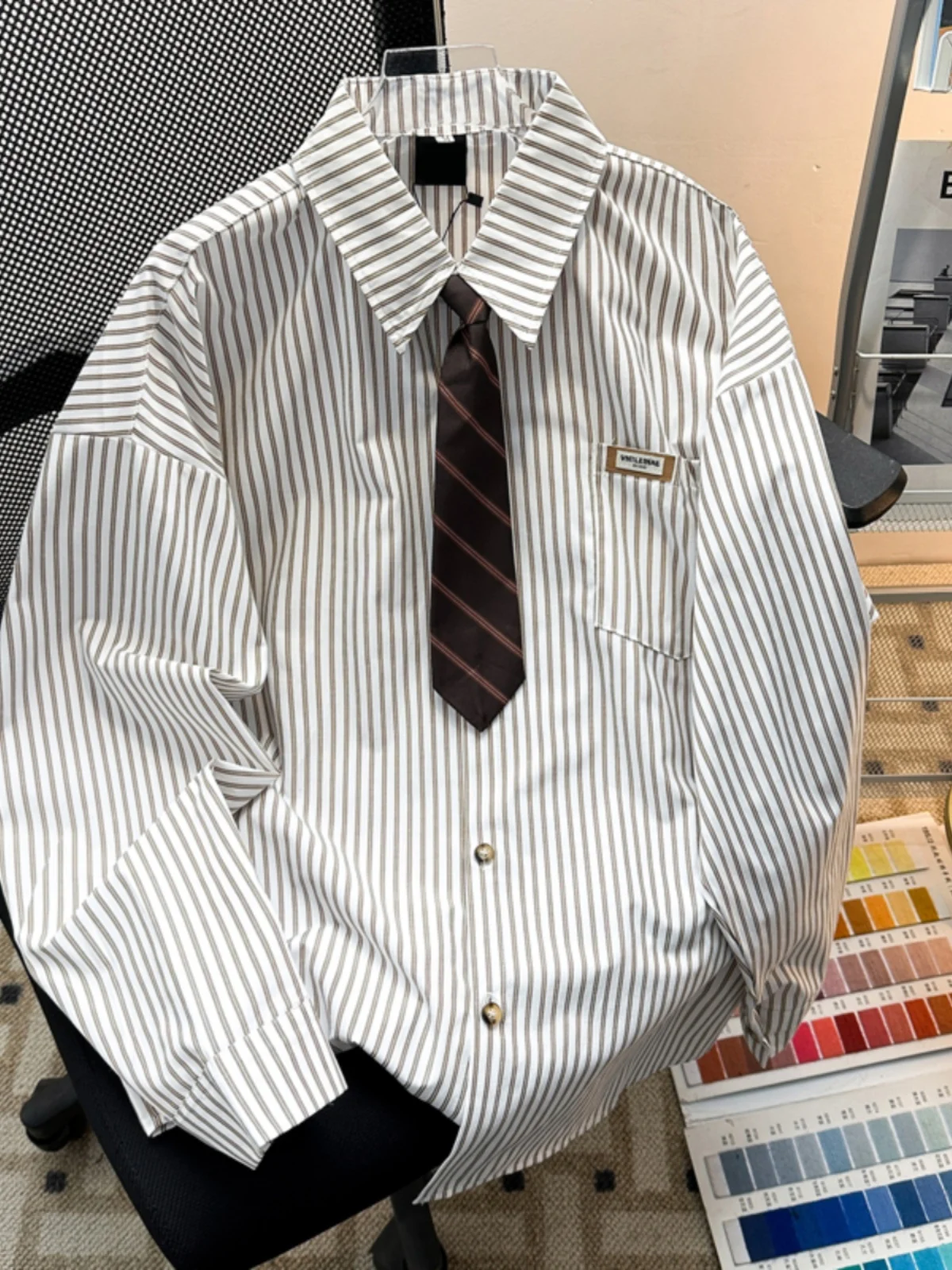 

Мужская рубашка в японском ретро-стиле с длинными рукавами и полосками, свободного кроя, весенне-осенняя, модная брендовая одежда для пар, с галстуком в комплекте