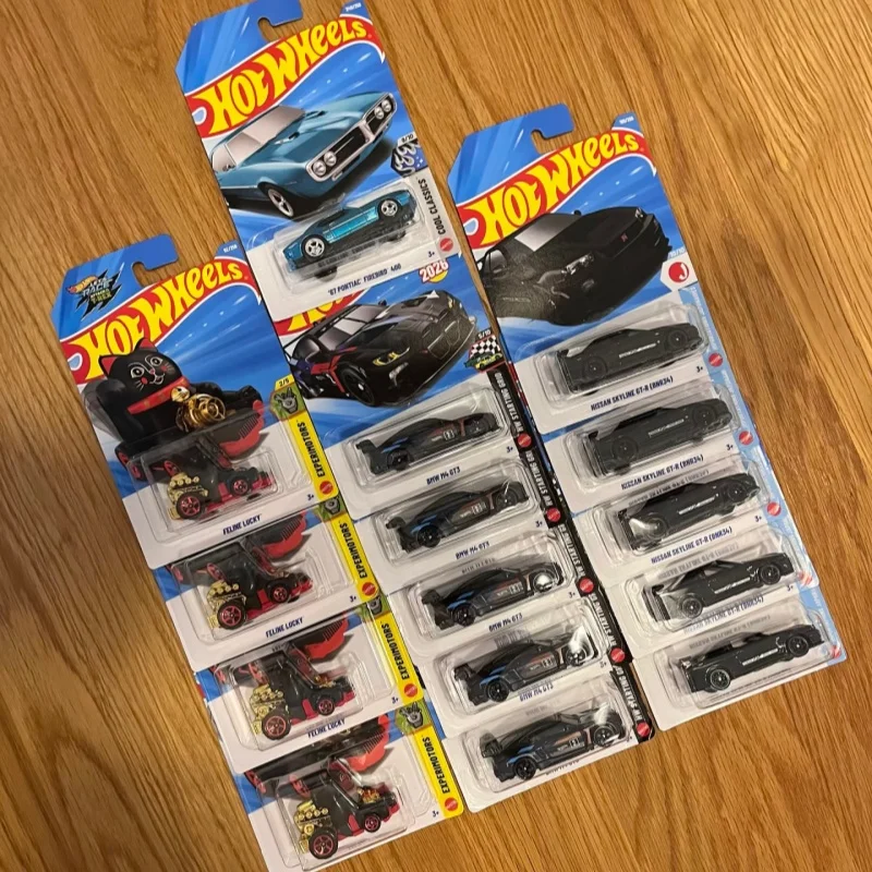 Hot Wheels C4982-26Q Licensed Model Cars Collection Porsche 911,BMW M4,Audi,Benz,Nissan Skyline GT-R,Toy Gift for Collectors Boy