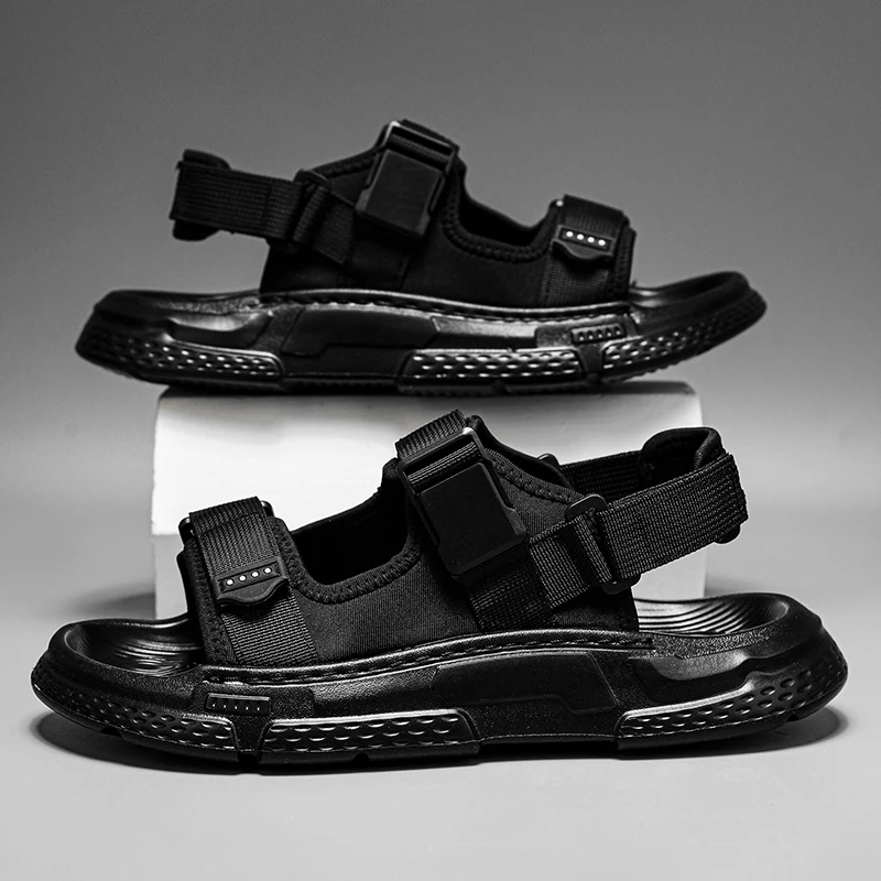 

2026 Summer New Men's Sandals Lightweight Soft Sole Beach Shoes Trendy Outdoor Driving Sandals