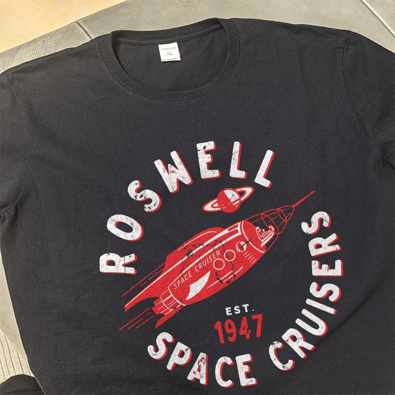 تي شيرت نسائي صيفي أسود من Roswell Space Cruisers تم إنشاؤه في عام 1947 بتصميم صاروخي بأكمام قصيرة تي شيرت برقبة دائرية #3