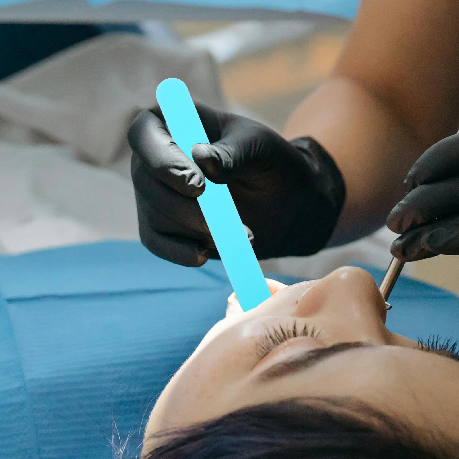 

25pcs Plastic Dental Tongue Depressor Spatulas Large Stirring Sticks Light Green Tongue Scraper Easy Clean Clinical Craft Oral