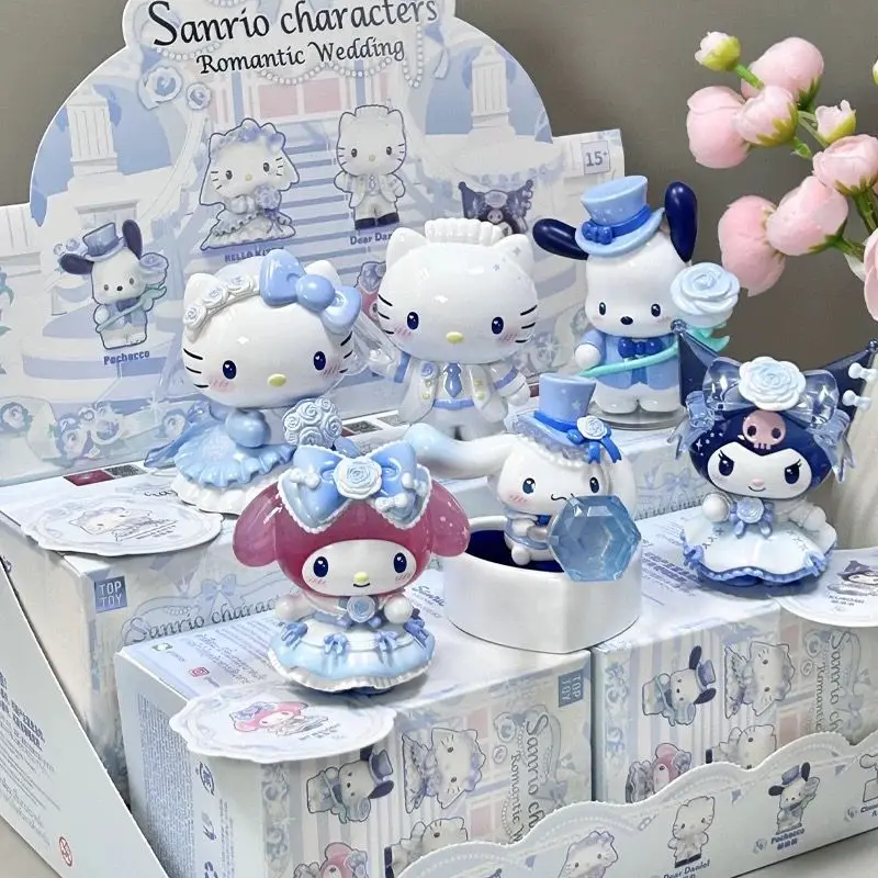 

Toptoy Spot Sanrio Family Романтическая свадебная серия Фигурки в глухой коробке Kawaii Hellokitty Kuromi Paochacco Melody Настольный орнамент
