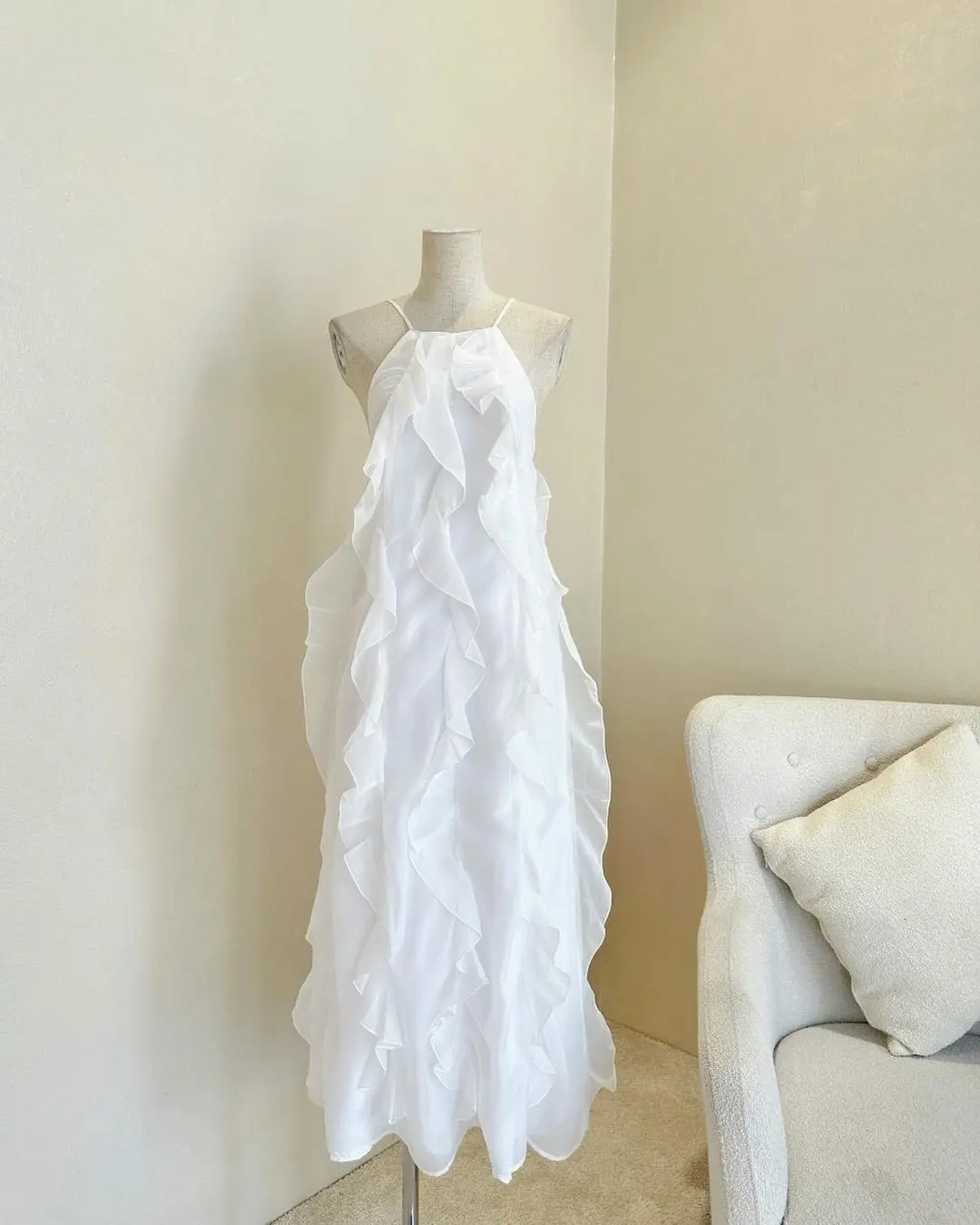 

Chiffon Sleeveless Ruffles Prom Dresses Spaghetti Straps Backless Lace Up Sexy Cocktail Dress White Floor-Length Evening Gowns