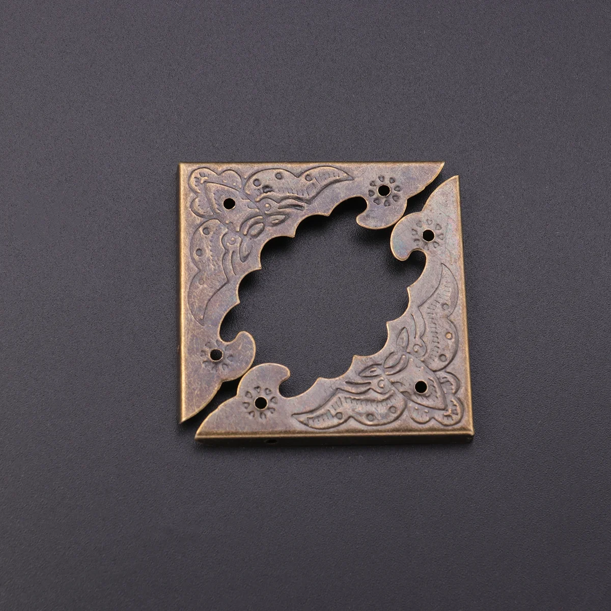 4 قطعة واقيات زوايا المجوهرات الرجعية البرونزية زاوية الحرس لطاولة مكتب صندوق خشبي التفاف الزاوية الأثاث حافة الحماية