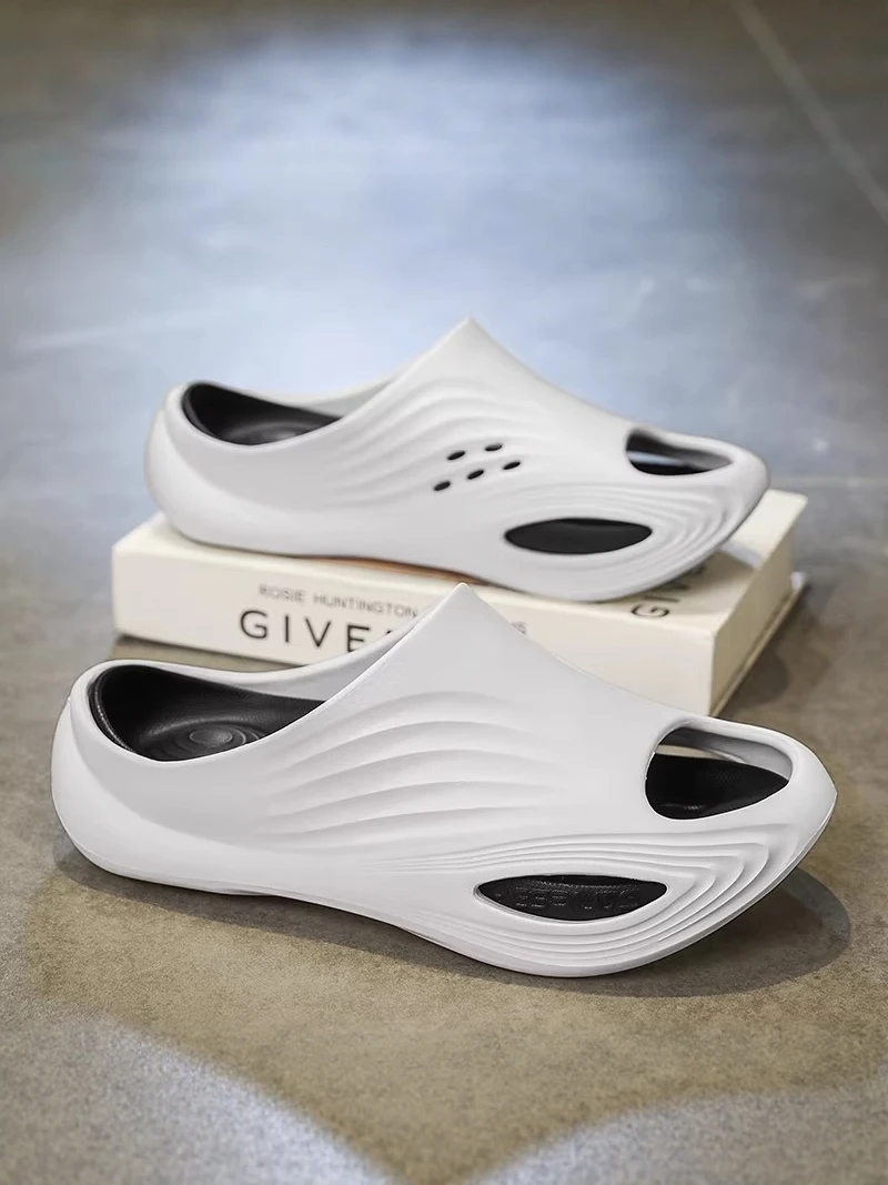 

Men's 2026 New Anti-Slip Odor-Resistant Thick Bottom Outdoor Sports Beach Slippers Casual Flat EVA Footwear for Youth Large Size