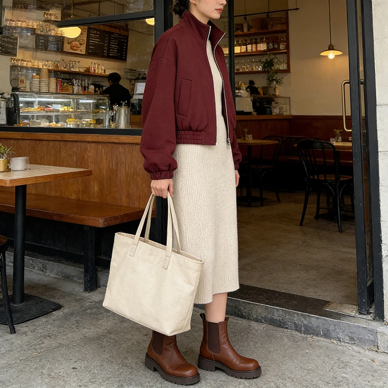 Wijnrood kort vluchtjack voor dames, volledige ritssluiting, opstaande kraag, losvallende jas met zakken, trendy casual stijl