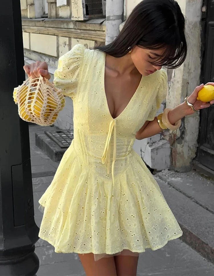 

Желтое мини-платье на шнуровке с принтом, женское элегантное бандажное платье с v-образным вырезом и коротким рукавом, вечерняя женская одежда