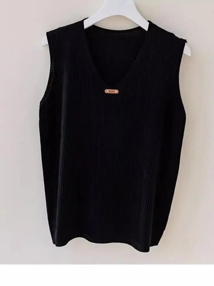 

Summer New V-Ne Ice Silk Strap Vest Women's Inner Wear Outerwear Knitted Svel Top Lightweight Versatile Little Suit