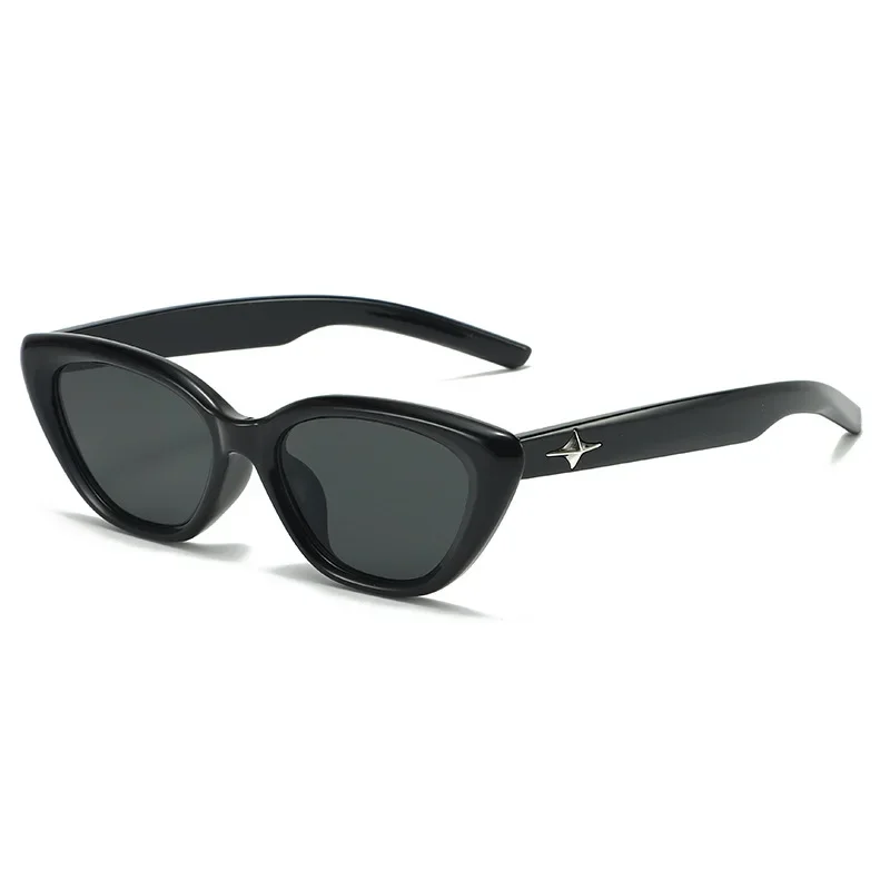 Retro Triangle Cat's Eye Small Face Sunglasses Advanced Sense Ins Black Small Box Sunglasses Sunscreen Styling Photo