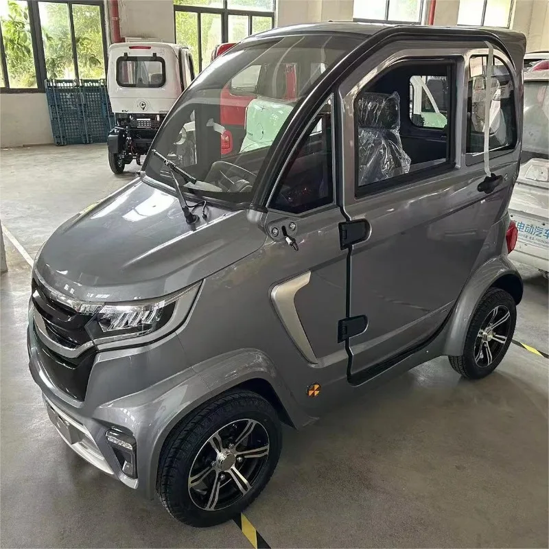 Adult 3-seat low-speed four-wheel electric vehicle, elderly scooter, small electric vehicle 2000W