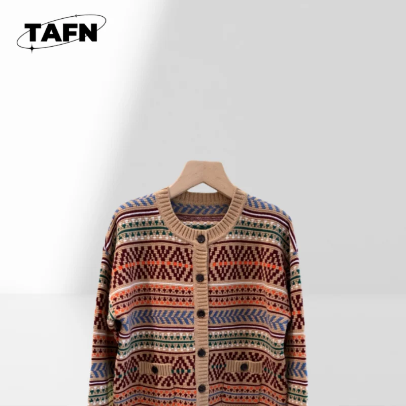 سترة كشمير كلاسيكية لعام 2025 - ملابس تريكو صوف 100% للأناقة غير الرسمية على الطراز العتيق دفء مريح للارتداء اليومي AJ1312