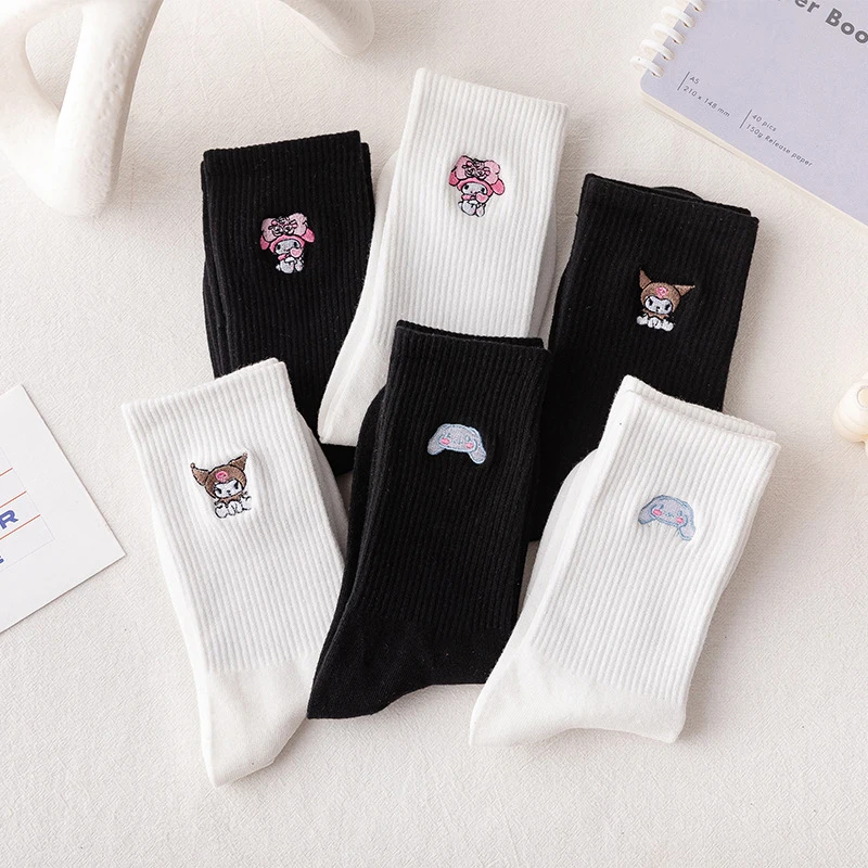 Sanrio Kawaii Anime Cotton Socks Cinnamorol Mymelody Kuromi Simple Casual Black White Classic Allmatch Mid-Calf Socks Women Gift