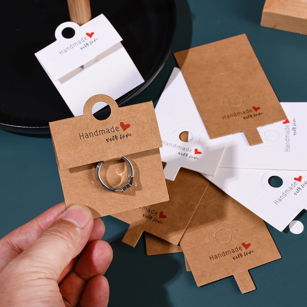 50 Stück Schmuckring-Displaykarten, Kraftpapier und weiße Ring-Displaykarten mit der Aufschrift "Handgemacht", geeignet für Schmuckpräsentationen – Detail 1