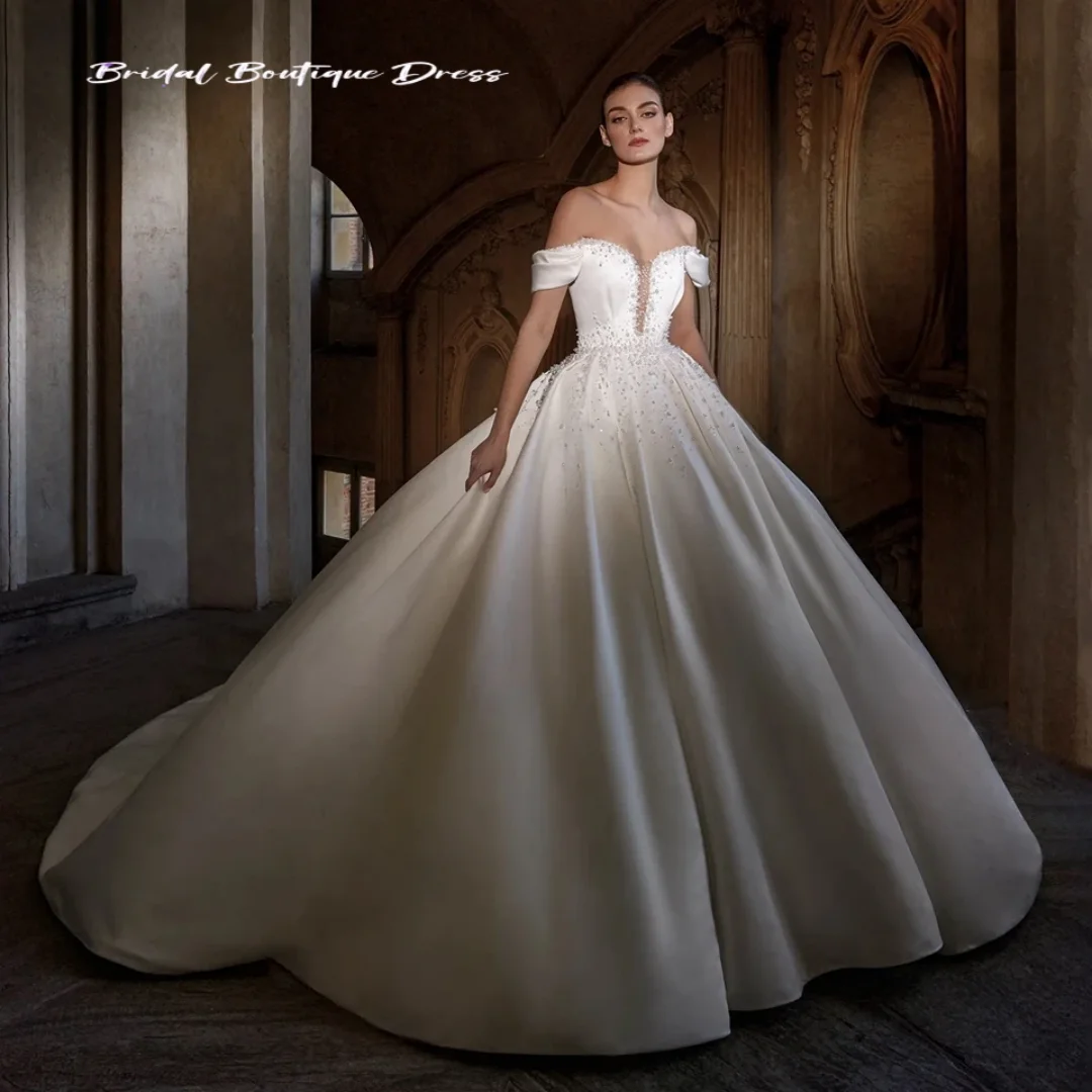 تخصيص أنيق الأبيض الخامس الرقبة اللؤلؤ الكرة ثوب الزفاف قبالة الكتف بسيط الساتان عودة زيبر فستان زفاف Vestido De