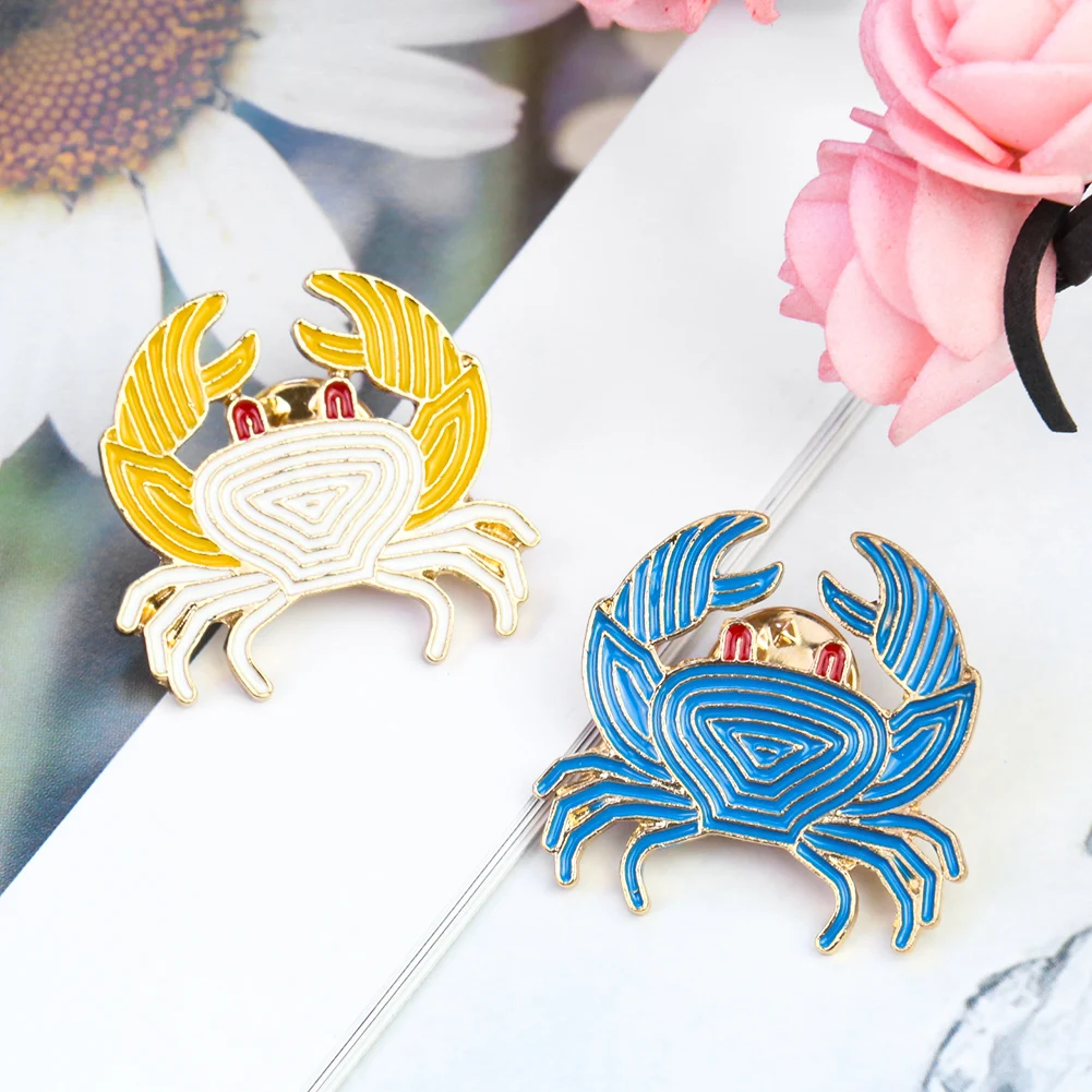 Fashion Crab Brooch Enamel Pin Summer Beach Journey Animal Student Collar Badge Party Unisex Jewelry Gift