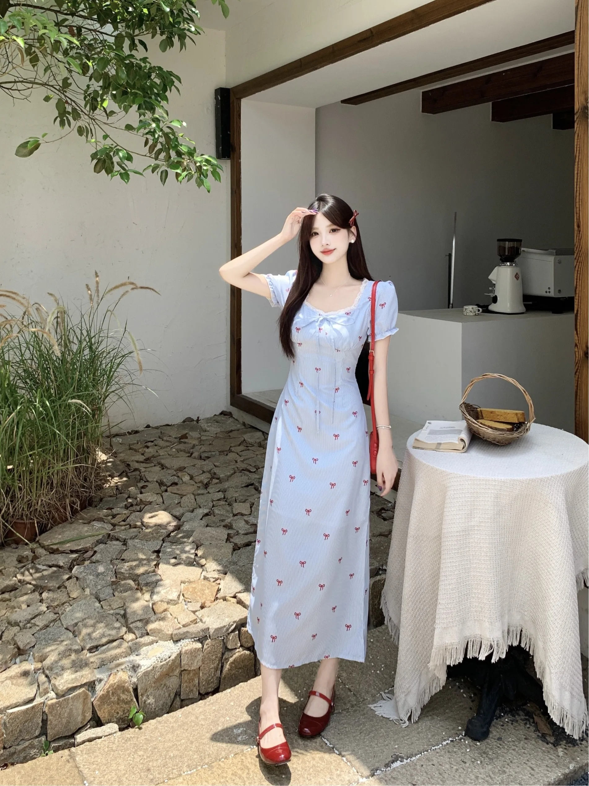 

plus Size Summer Elegant Knot Bubble Sleeve Ruffle Hem Dress Conceals Flattering for Plump Women