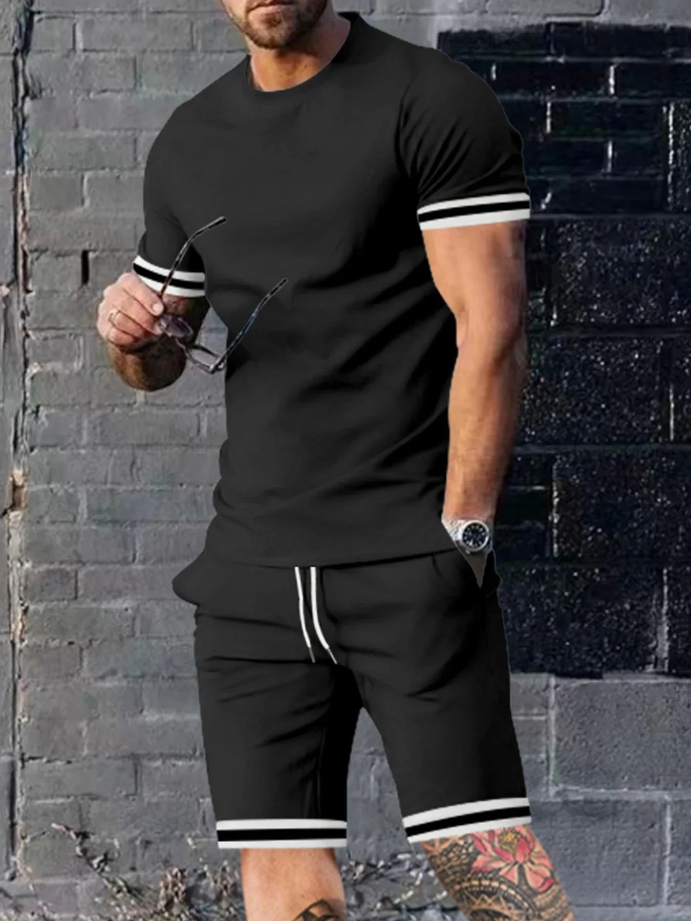 

Summer fashion new 2025 European and American men's summer loose short sleeved top sports breathable quick drying casual round