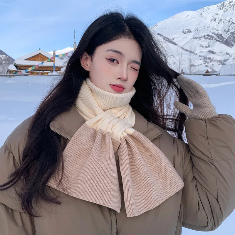 

Cute women's two-color knitted wool short cross double color plug socket small scarf warm scarf