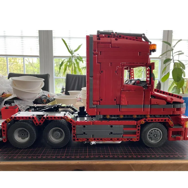 

MOC-57465 New Model Cargo Transport Truck T 580 "Torpedo" Building Block Model Puzzle Boy Kids Birthday Building Blocks Toy Gift