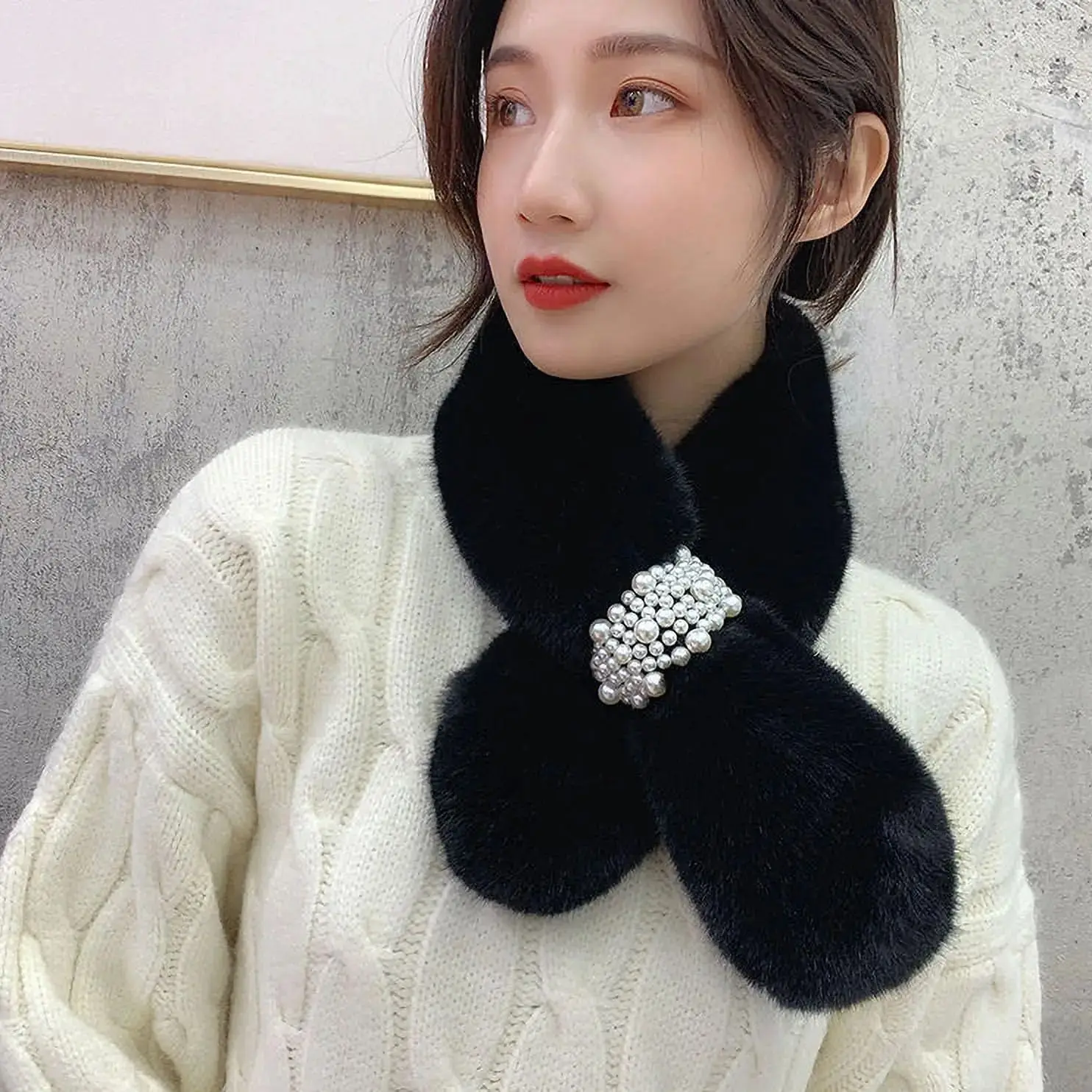 

Зимний теплый женский шарф, элегантный толстый плюшевый термодышащий ветрозащитный чехол на шею, шаль с жемчужным крестом, новинка 2023 года