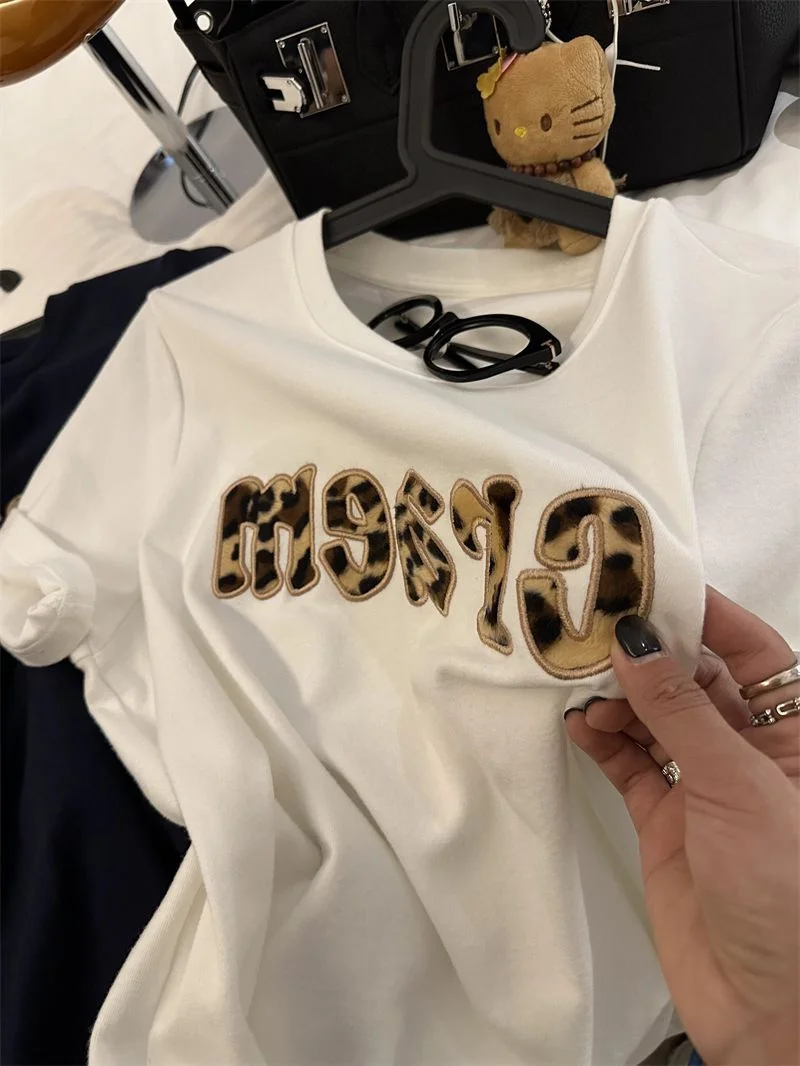 

American Street Sle Letter Embroidery ort Sve T-irt Women Summer Loose Casual Pure Cotton High-End Feeling Top