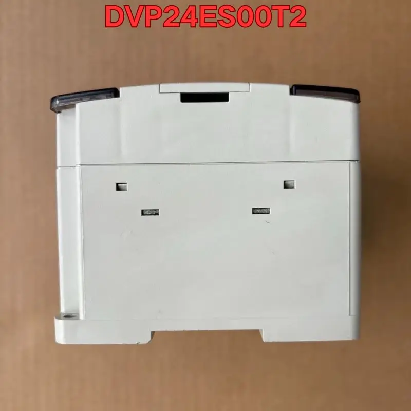 اختبار وظيفة وحدة PLC المستعملة DVP24ES00T2 عادي