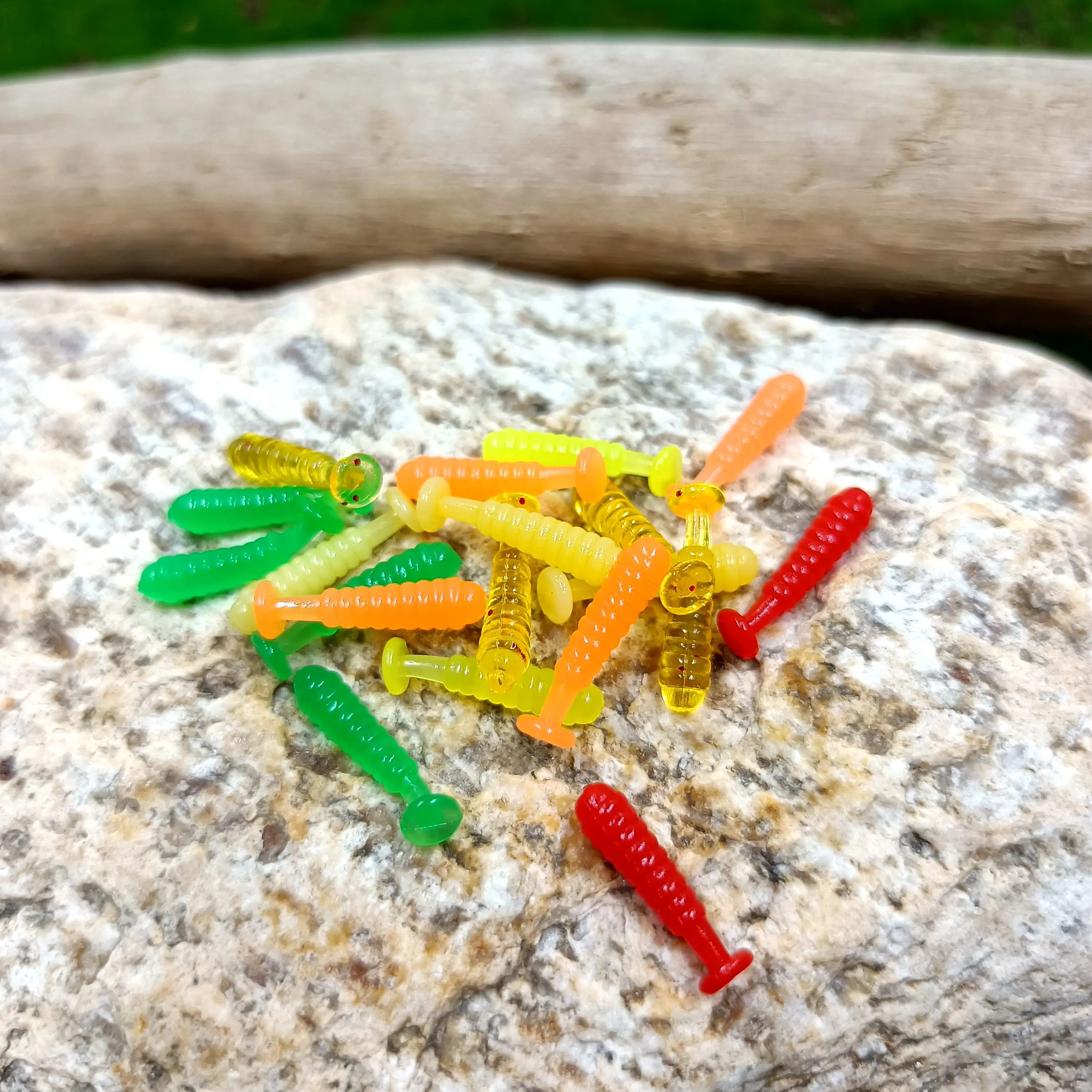Duoduoyu 100 pçs 10mm/15mm mini isca macia isca de pesca pequena pvc t-tail isca de silicone isca artificial wobbler equipamento de pesca