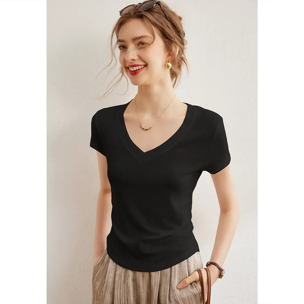 LOUIS YAO-Camiseta de manga corta con cuello en V para mujer, camiseta de Color sólido, Jersey básico informal, camiseta de verano 2025