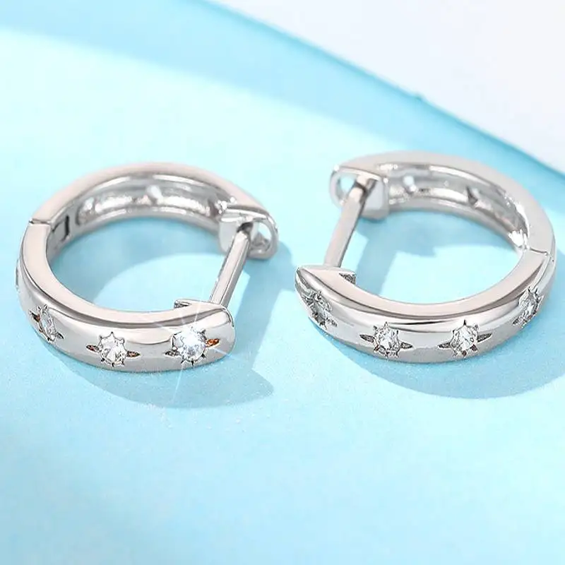 Huitan Exquisite Kreis-Creolen für Frauen, glänzender Stern, Zirkonia, Ohrpiercing-Zubehör, täglicher tragbarer Party-Schmuck