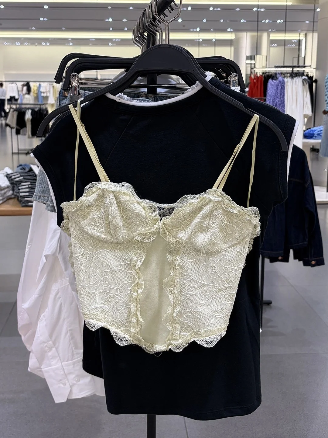 

Summer New American Style Sexy Girl Lace Splicing Tight Bra Type Strap Vest Top Women's Fashion Short Length Inner Wear