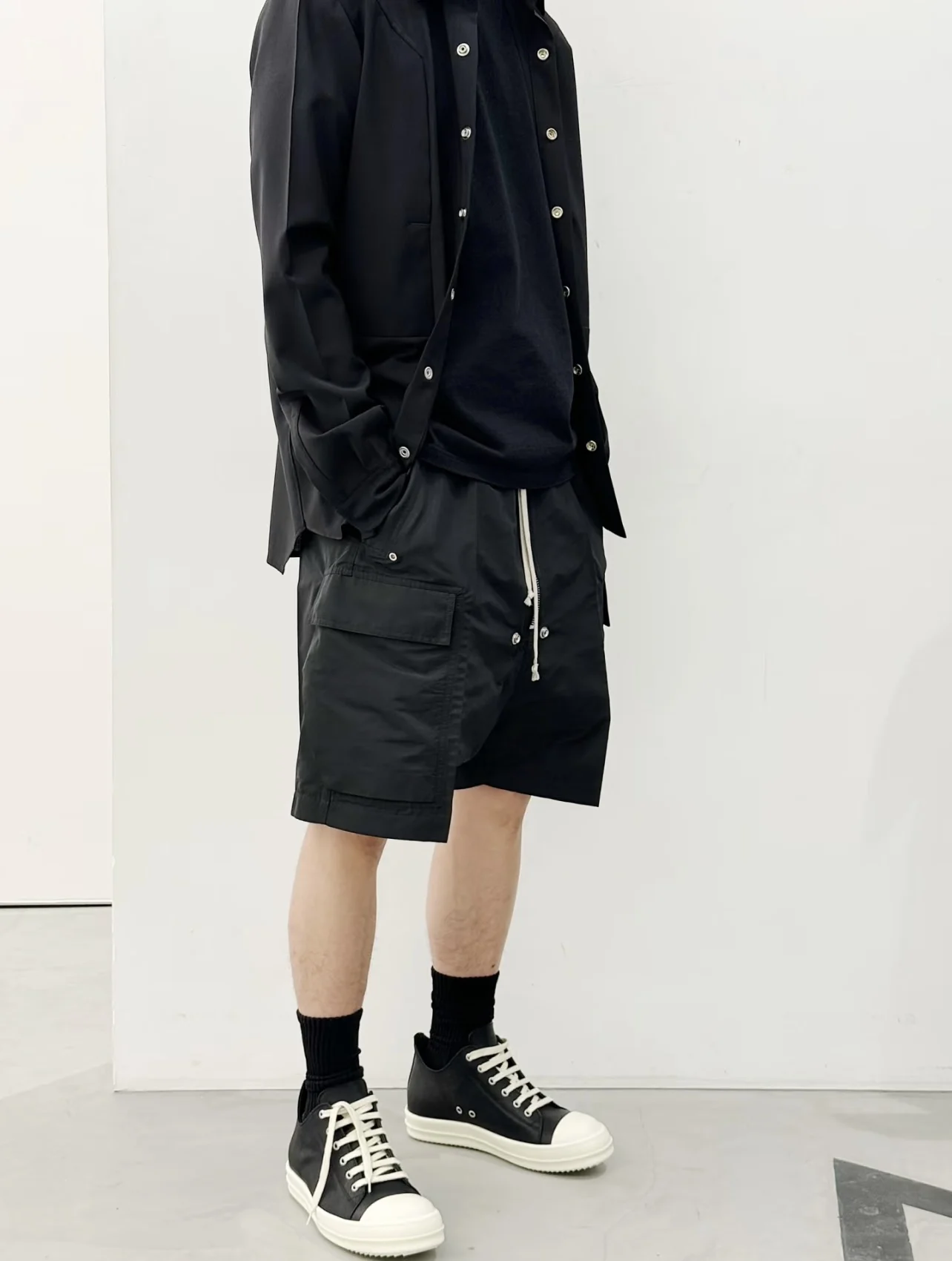 RK style nylon multi pocket workwear drawstring shorts black