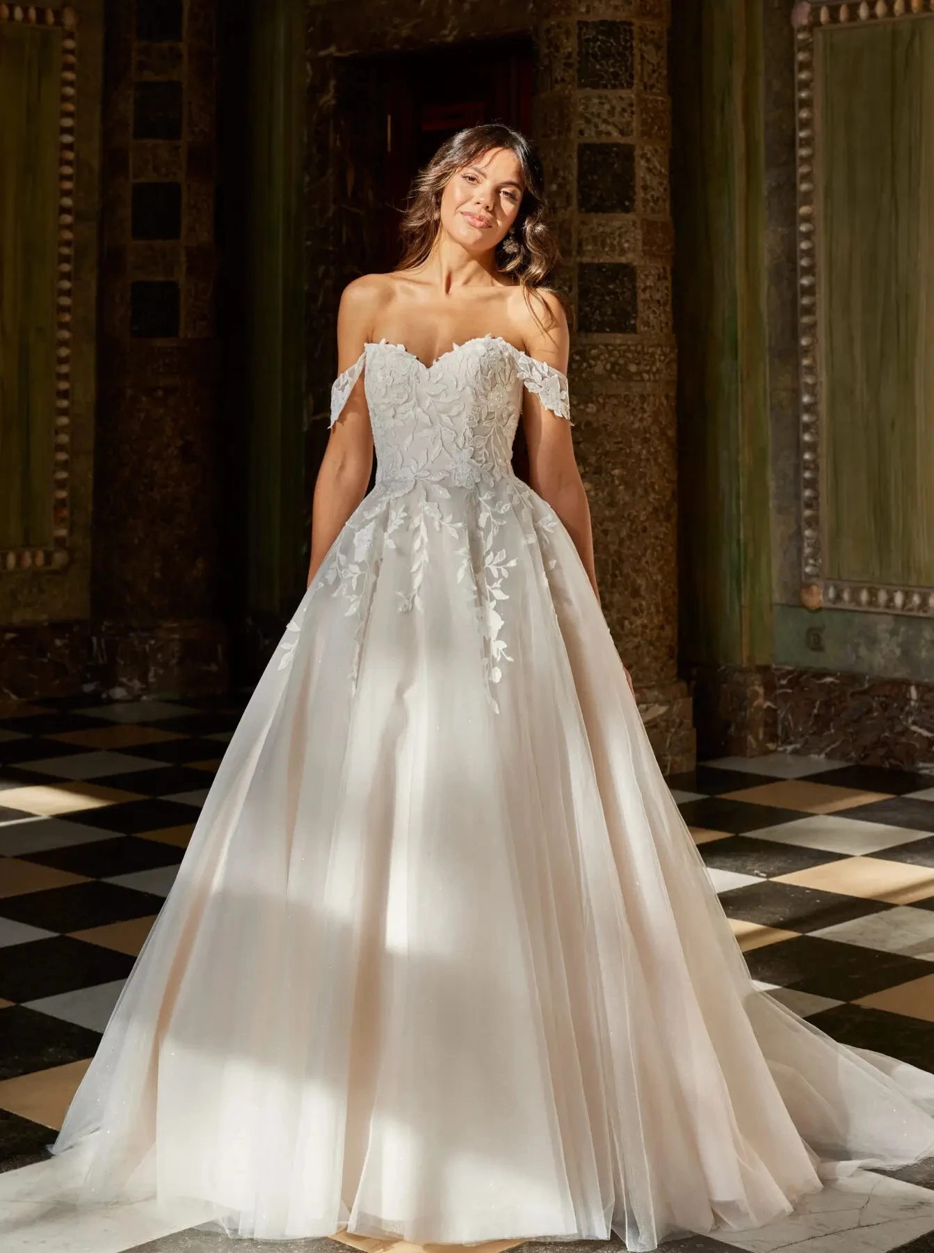

Lace Applique Sparkling Wedding Gowns Sweetheart Detachable Sleeves Bride Dresses Lace Up Tulle A-Line Sweep Train Woman