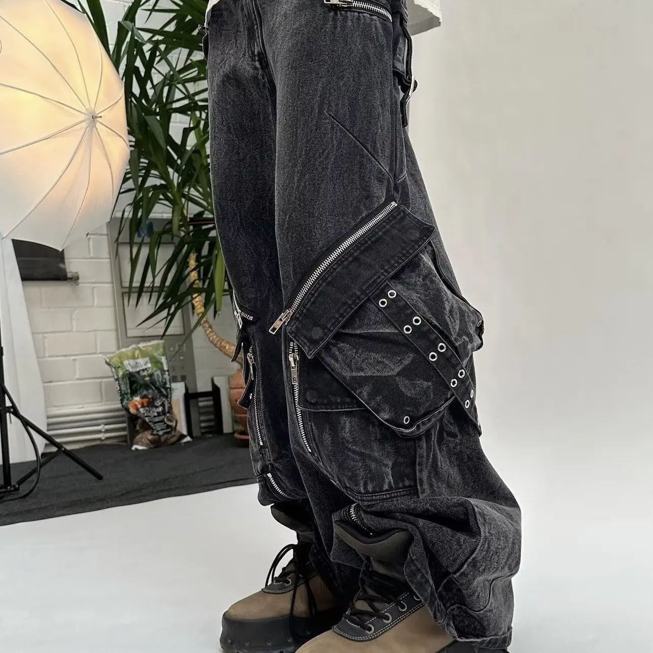 Y2K Black Gothic Punk Multi-Pocket Zipper Black Jeans Men And Women American Baggy Fashion Vintage Casual Loose Wide-Leg Jeans