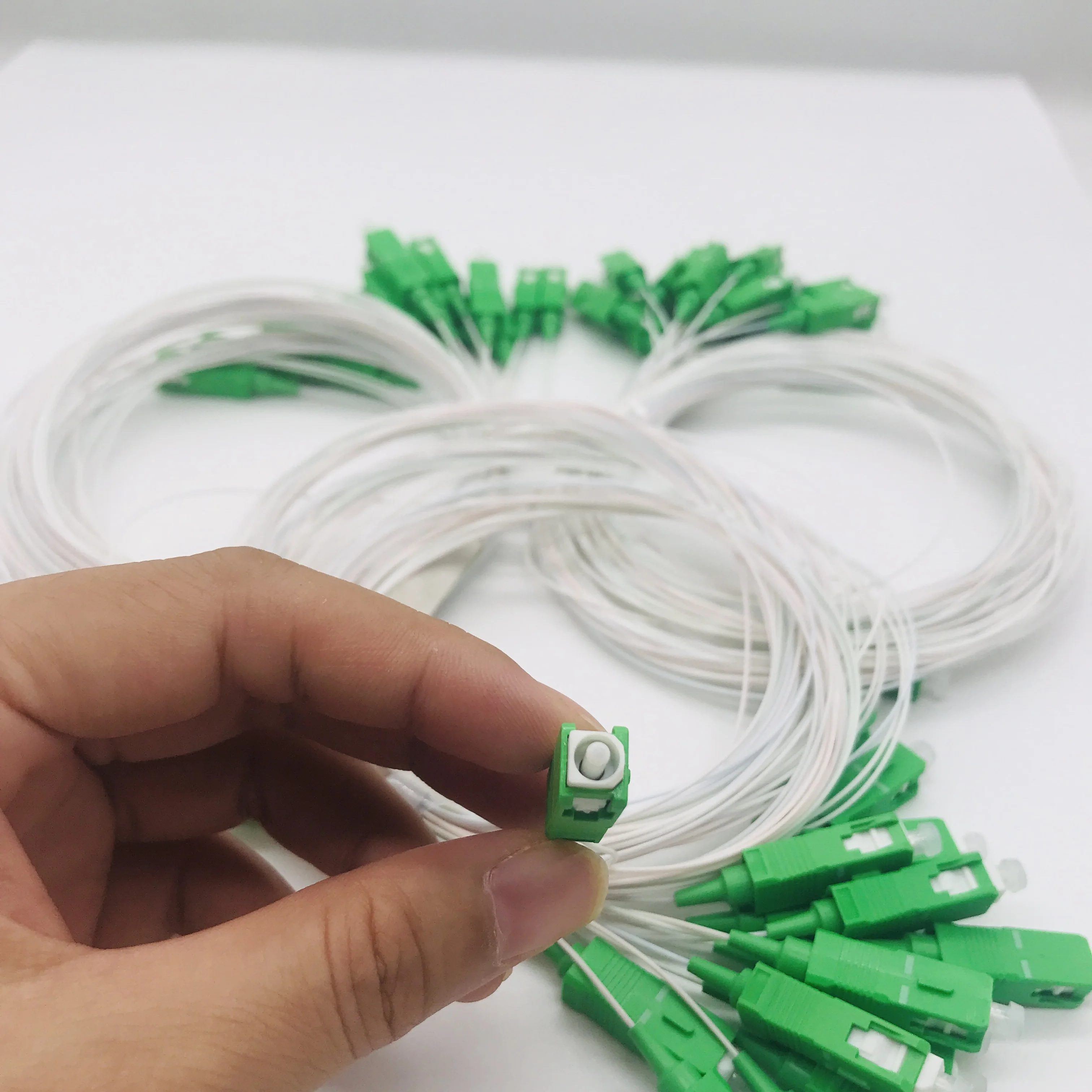1x16 Fiber Optic PLC Splitter SC/APC 0.9mm G657A1 LSZH 1m PVC High Quality Single Mode Optical PLC Splitter  FTTH 1:16 Connector