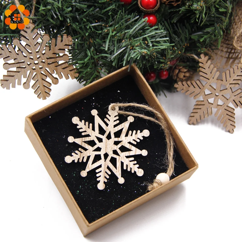 6PCS/Lot Christmas Snowflakes Wooden Pendants Vintage Hollow Hanging Ornaments Wood Craft  Kids Toys Christmas Tree Decorations