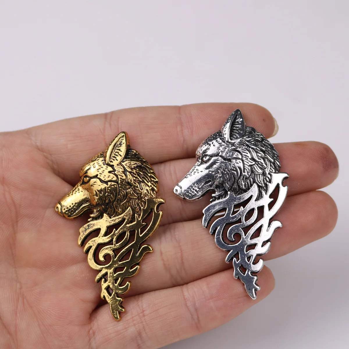 Retro Elegant Wolf Head Brooch For Men And Women Suits Lapels Metal Badges Cosplay Clothing Jewelry Accessories Gift For Friends
