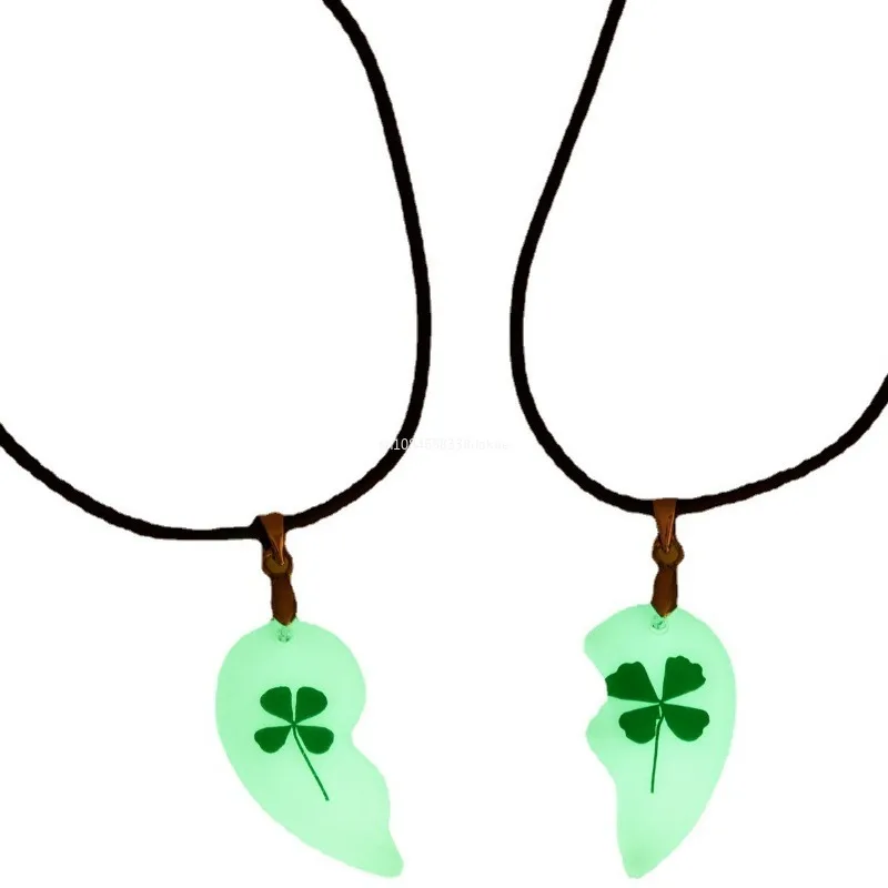 Four Leaf Clover Luminous Couple Necklaces 2 Pcs Heart Shape Pendant Necklace Natural Flower Glow in The Dark Jewelry Gift