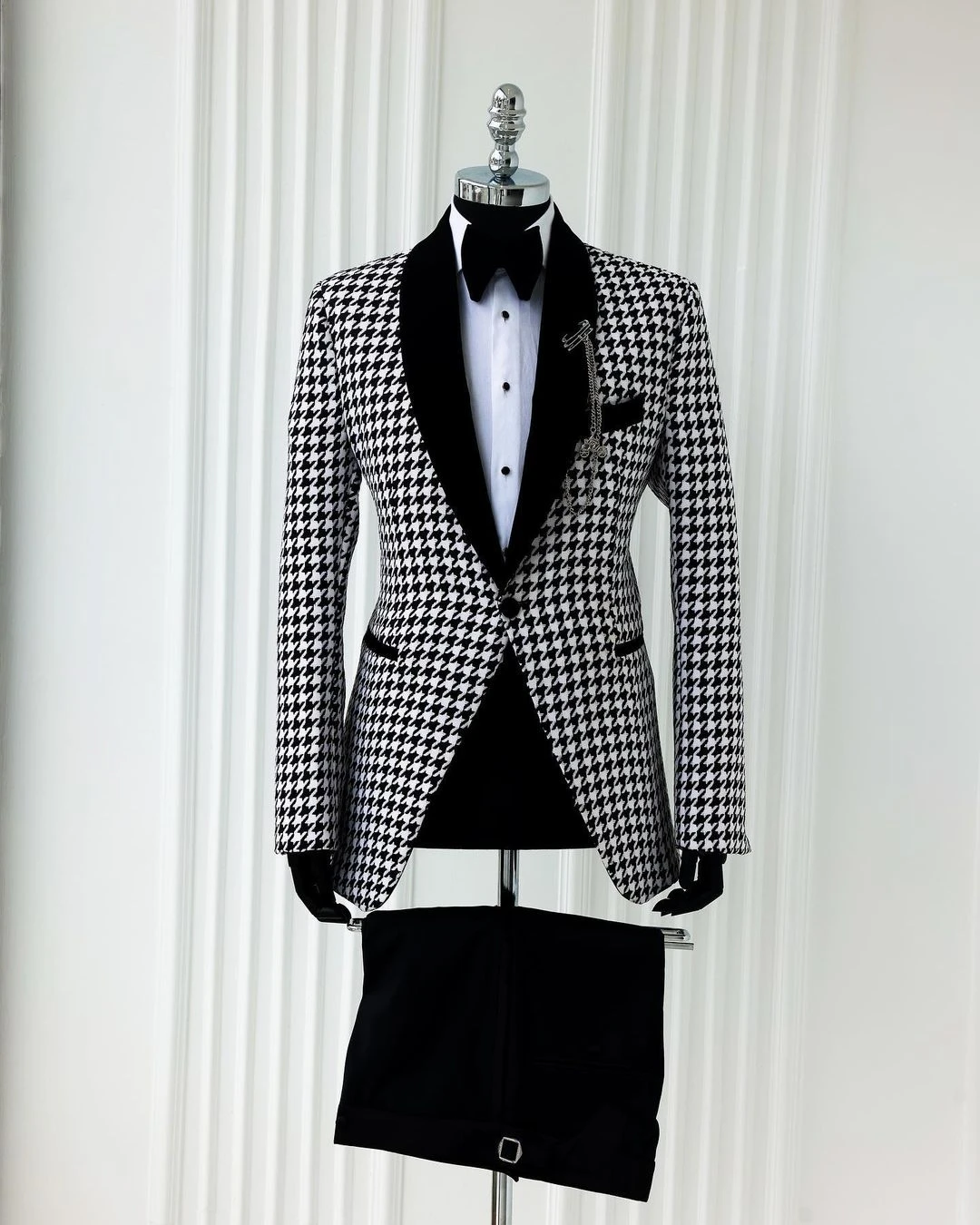 Setelan jas pria klasik Tuxedo Houndstooth Lapel runcing dengan satu kancing kantong disesuaikan 2 potong, Blazer model khusus untuk pesta mempelai pria