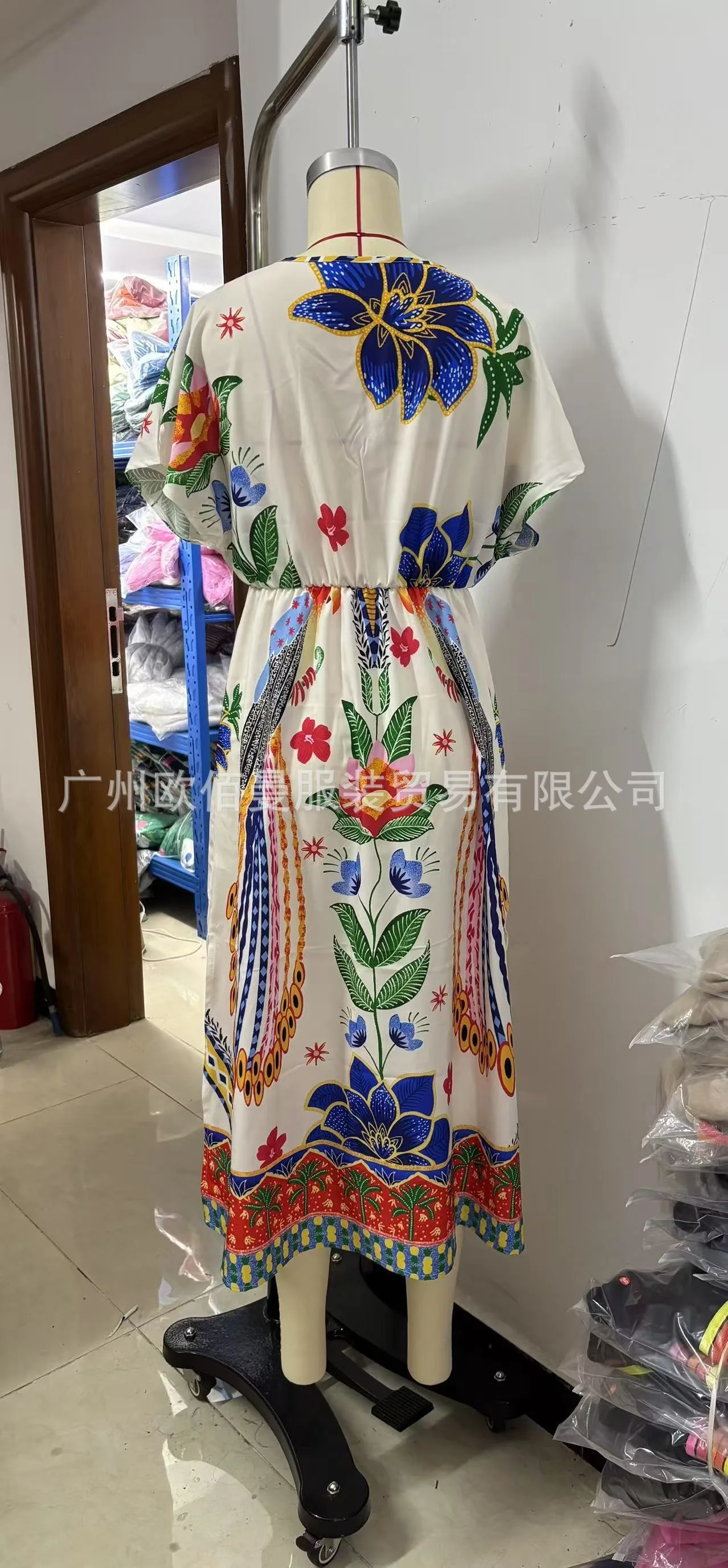 DYKR 2025 robes d'été en gros pour les femmes robes De Noche juvéniles col en v imprimé mode ample à manches courtes robe longue