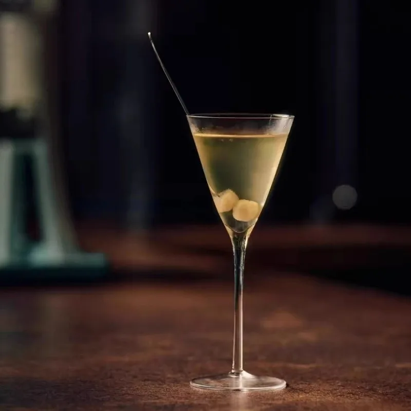 Bar-Size Mini Martini Glass Kimura-Style Cocktail Glass Cups Creative Triangle Martini Glasses Cup V-Shaped Goblet Kitchen Tool