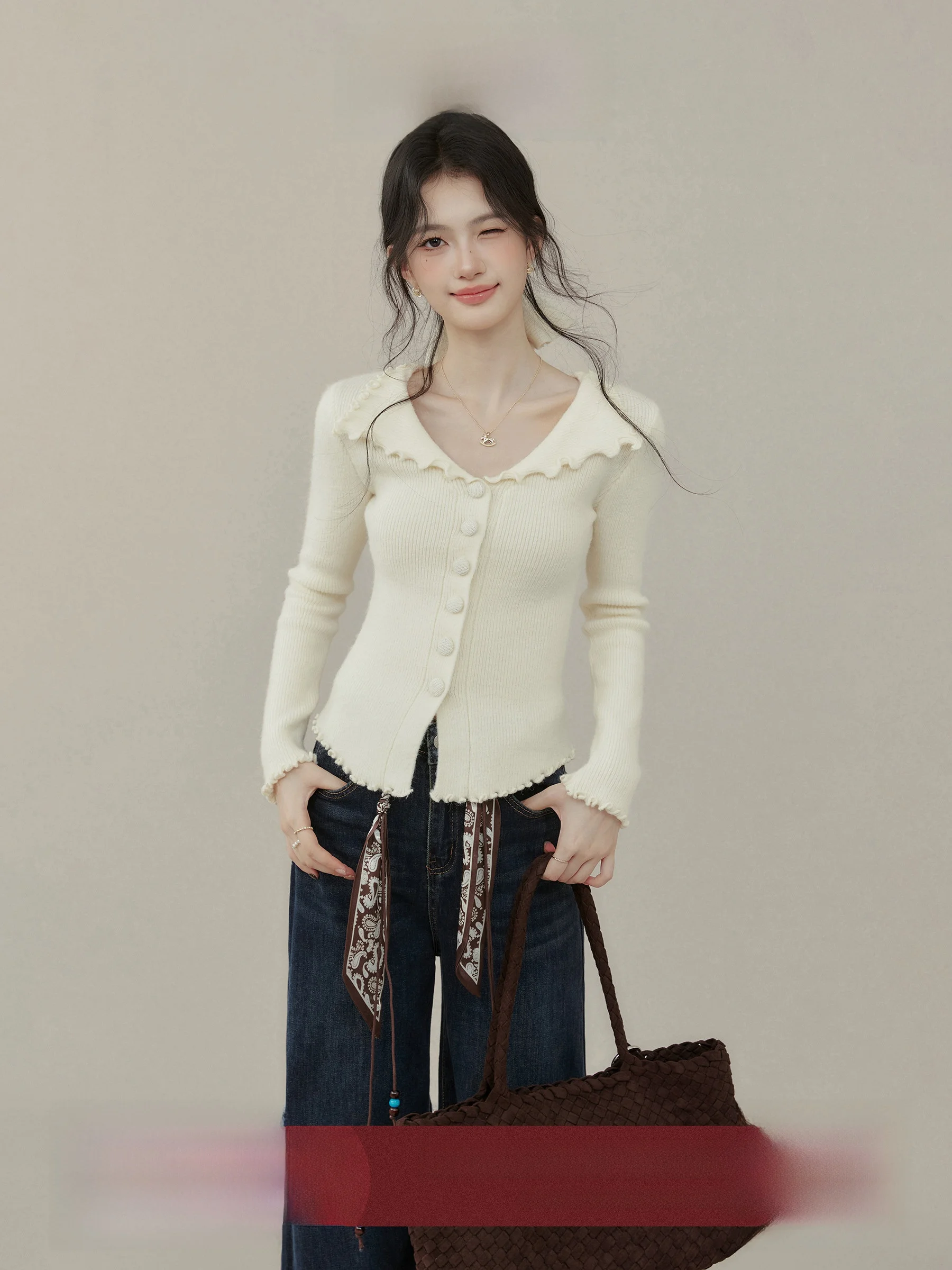 

Ouyang Xi 2025, новый вязаный кардиган, женский длинный кукольный воротник све, внутренняя одежда, базовый слой, топ, зимняя мода, женский вязаный...